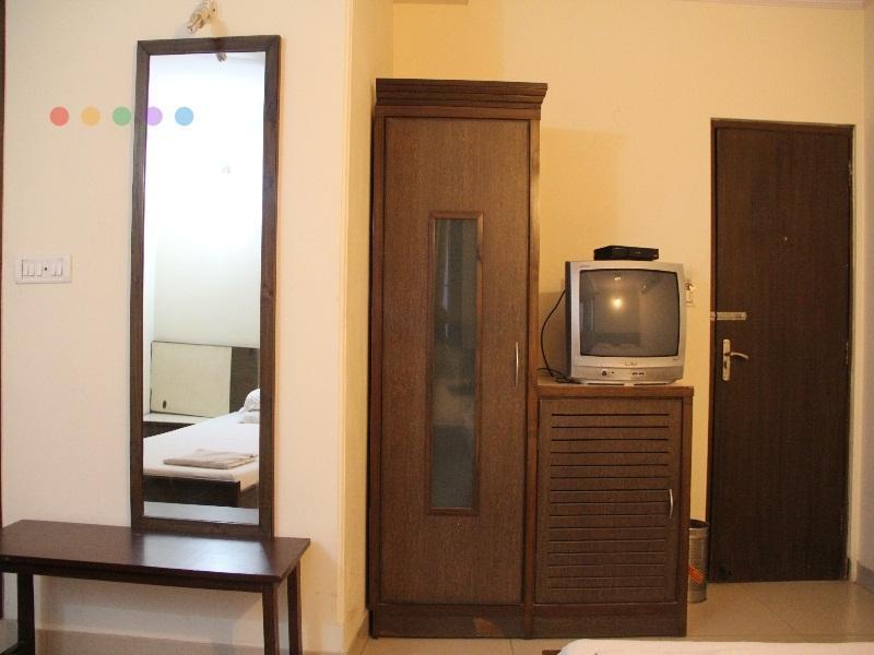 Vivek Hotel New Delhi Luaran gambar