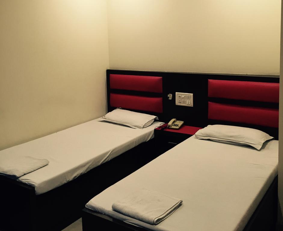 Vivek Hotel New Delhi Luaran gambar
