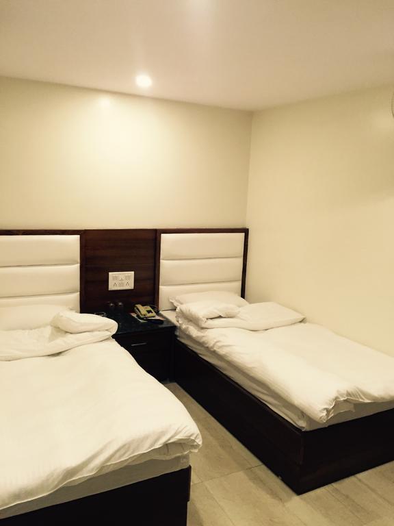 Vivek Hotel New Delhi Luaran gambar