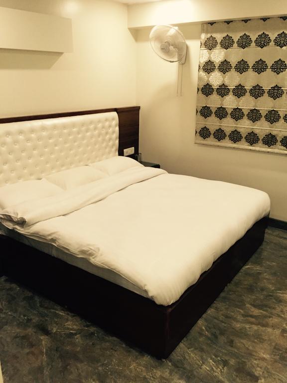 Vivek Hotel New Delhi Luaran gambar