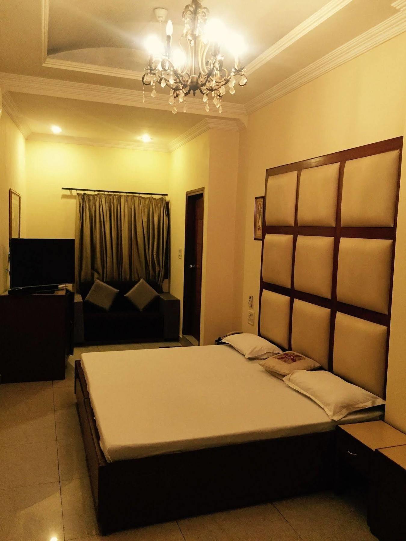 Vivek Hotel New Delhi Luaran gambar