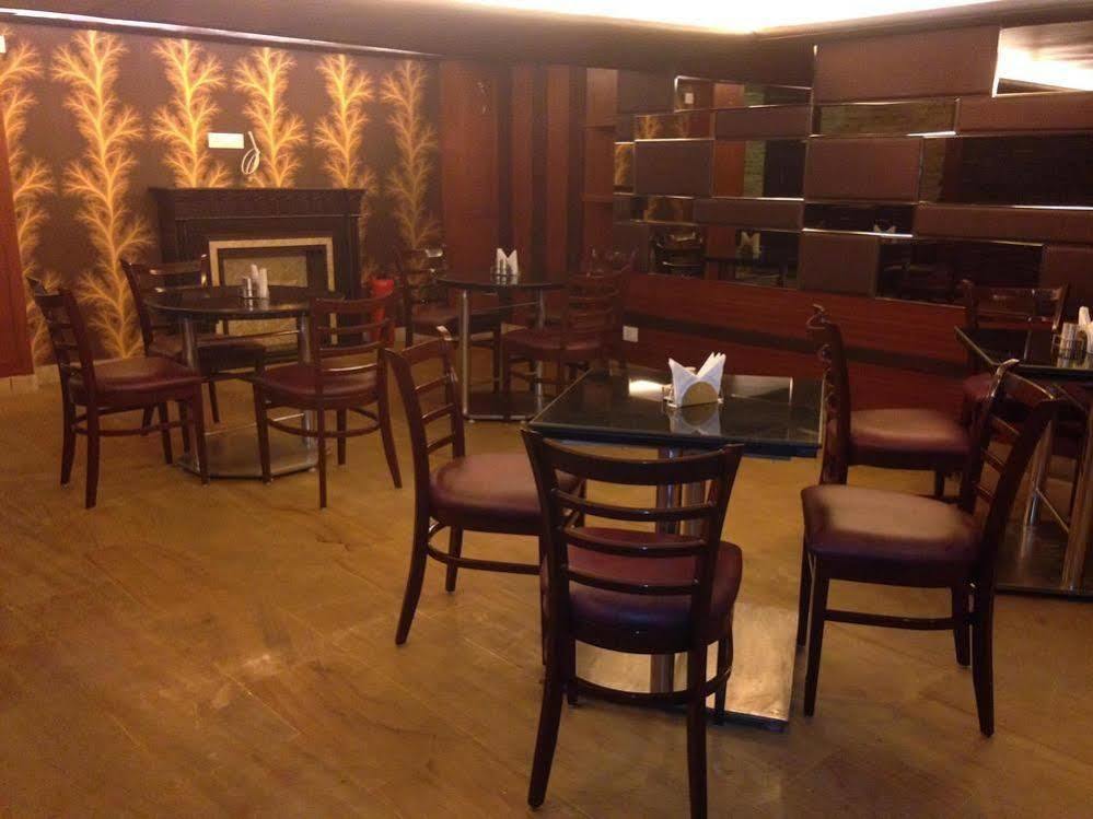 Vivek Hotel New Delhi Luaran gambar